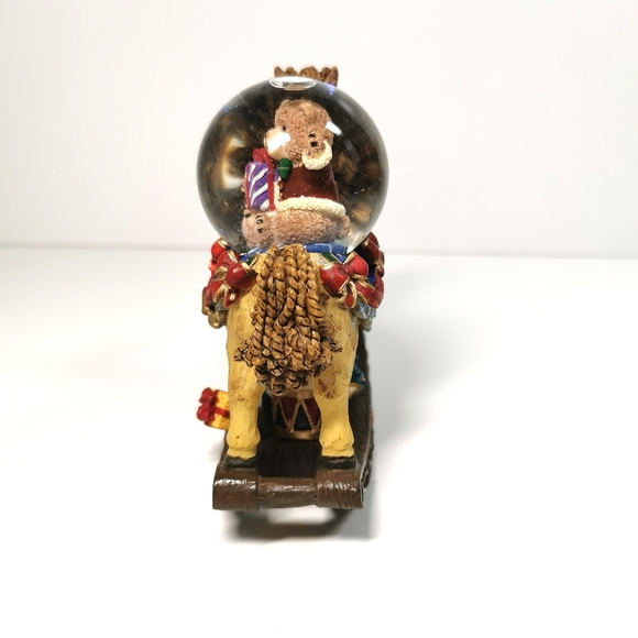 KIRKLAND | Collectible Rocking Mini Waterglobe - Picture 4 of 5